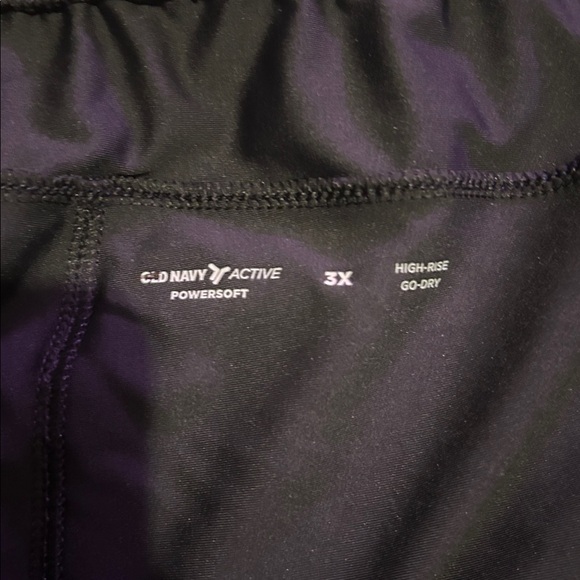 Old Navy Women's Black Athletic Shorts - Picture 3 of 4